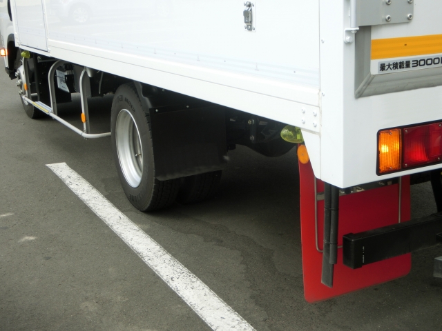 前輪駆動と後輪駆動の駆動方式によるメリットは?トラックに適した駆動方式とは?