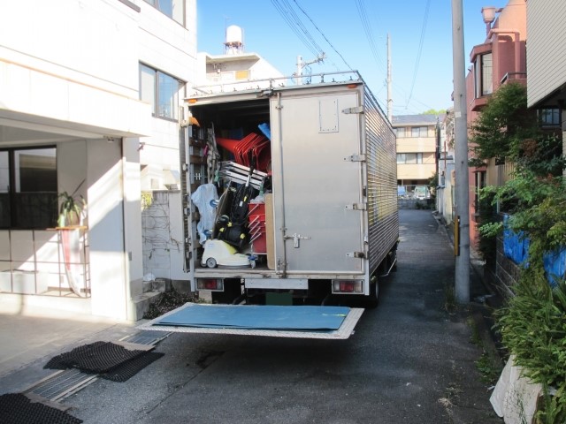 中古トラックのパワーゲートの種類と特徴、費用について