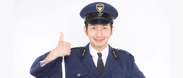 路地に入り込んだら警察官を呼ぼう