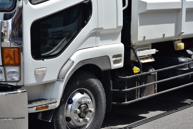 トラックに搭載される排気ブレーキの仕組み 故障時の対処法や修理費用の目安を紹介 中古トラック販売 トラック流通センター