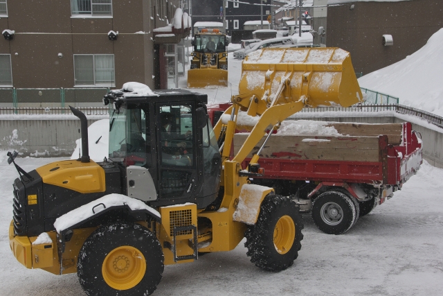 雪道走行時のトラックに降りかかるリスクと雪道の安全走行のポイントを大紹介!
