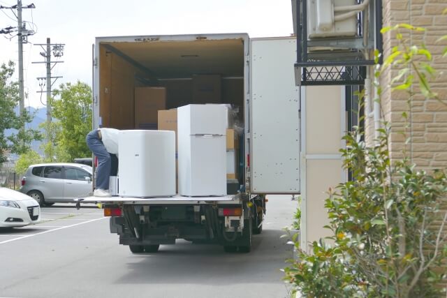 荷物の積み下ろし作業効率を大幅に向上させるパワーゲートとは？