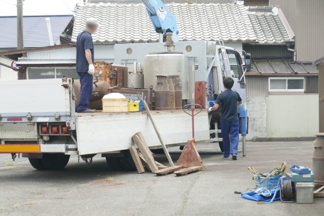 ユニック車の運転は車両区分の運転資格を満たす免許区分が必要
