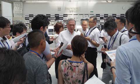 多くの質問に応えられた遠藤副社長。...ザ・トラック