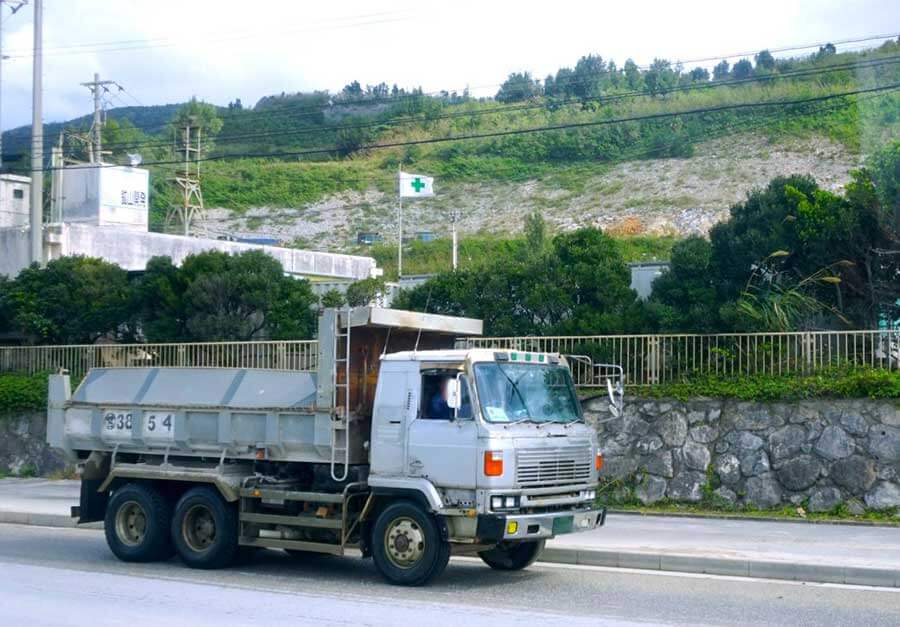 トラックの積載量はどう決まる 最大積載量と車両総重量の違いも解説