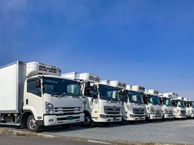 大型貨物自動車 24061403