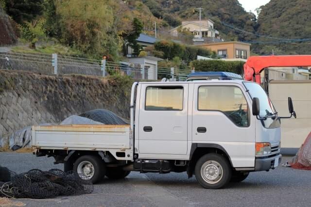 3トントラックの種類 サイズ 積載量 4トントラックとの違いを解説