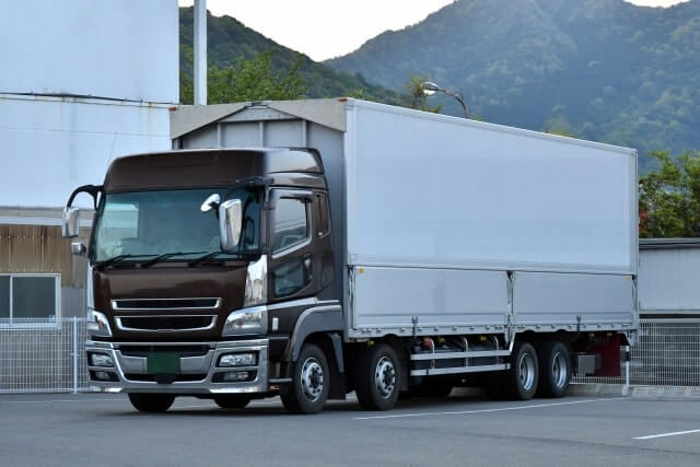 大型トラック 24061402