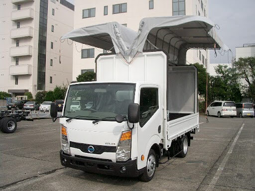 中型トラック：幌ウイング