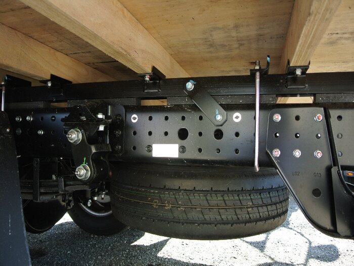 三菱 キャンター 小型 平ボディ 床鉄板 2PG-FEB50｜画像10