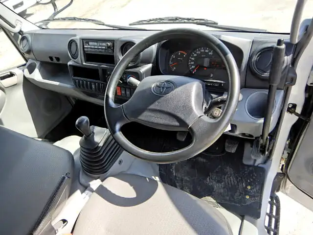 トヨタ トヨエース 小型 ダンプ TKG-XZU620D H26の中古トラック画像4