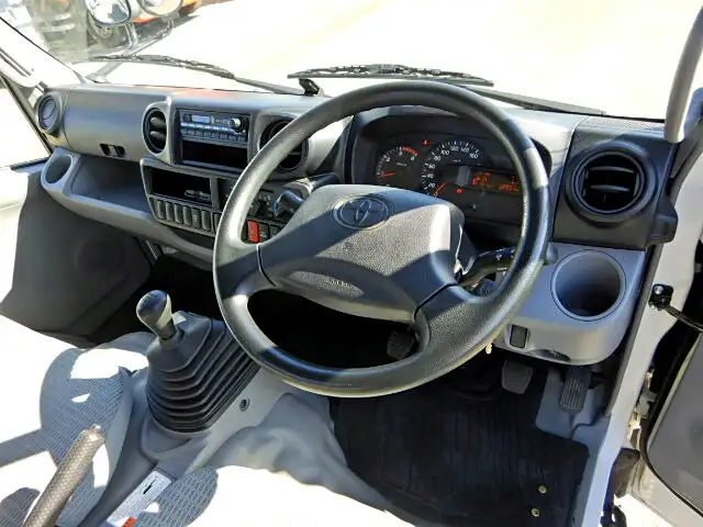 トヨタ ダイナ 小型 平ボディ TKG-XZC655 H26の中古トラック画像5