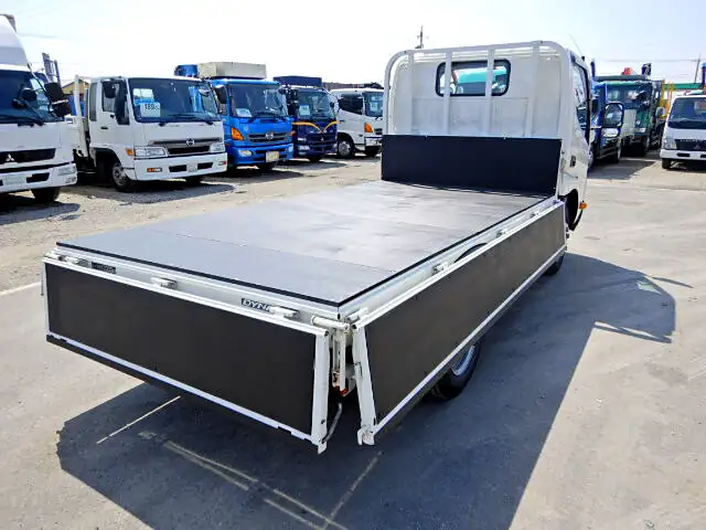 トヨタ ダイナ 小型 平ボディ TKG-XZU605 H28の中古トラック画像2