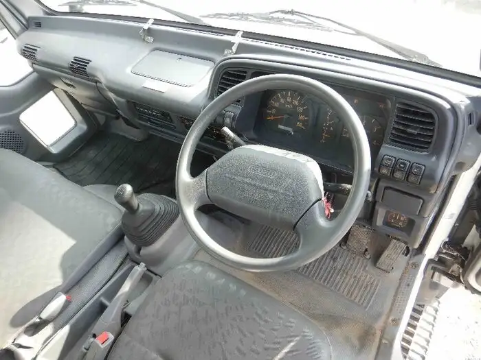 いすゞ フォワード 中型/増トン タンク車 バキューム PB-NRR35C3の中古トラック画像4