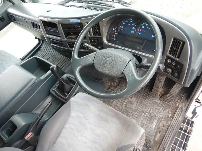 日産UD コンドル 中型/増トン ウイング 幌ウイング ベッドの中古トラック画像5