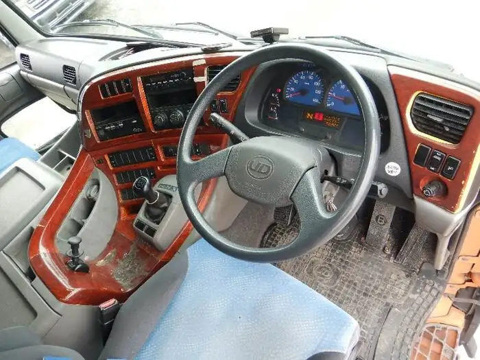 日産UD クオン 大型 平ボディ 床鉄板 アルミブロックの中古トラック画像4