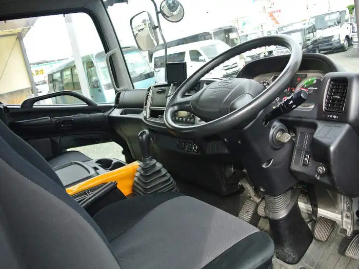 日野 レンジャー 中型/増トン 平ボディ ベッド TKG-FD9JLAAの中古トラック画像7