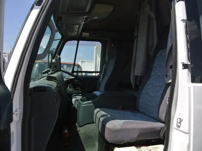 日産UD コンドル 中型/増トン 平ボディ 床鉄板 ベッドの中古トラック画像9
