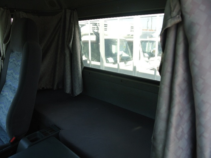 日産UD コンドル 中型 平ボディ 床鉄板 ベッド｜画像10