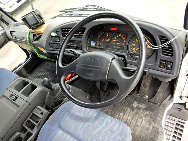 いすゞ フォワード 中型/増トン 平ボディ ベッド PA-FRR34H4の中古トラック画像6