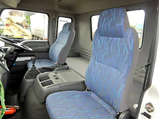 いすゞ フォワード 中型/増トン 平ボディ ベッド PA-FRR34H4の中古トラック画像7