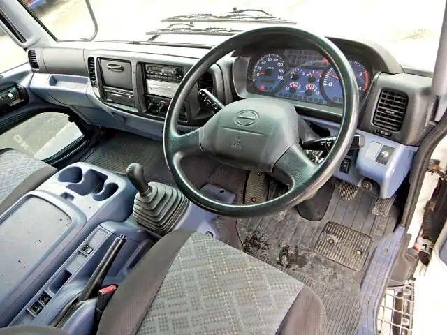 日野 レンジャー 中型/増トン 平ボディ ベッド ADG-FD7JLWAの中古トラック画像5