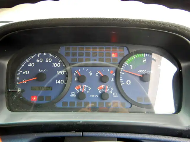 日野 レンジャー 中型/増トン 平ボディ ベッド ADG-FD7JLWAの中古トラック画像7