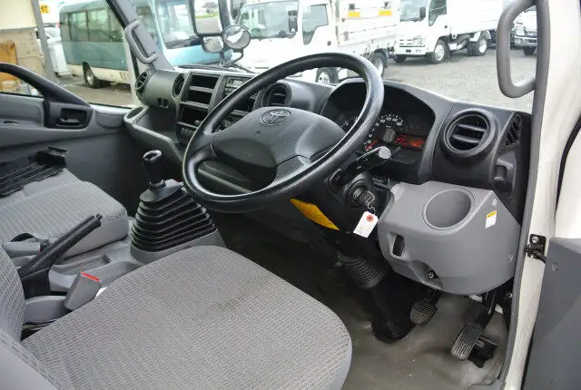 トヨタ ダイナ 小型 平ボディ TKG-XZU710 H27の中古トラック画像6