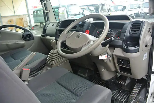 日産 アトラス 小型 平ボディ 10尺 TKG-SZ2F24 の中古トラック