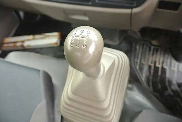 日産 アトラス 小型 平ボディ 10尺 TKG-SZ2F24 の中古トラック