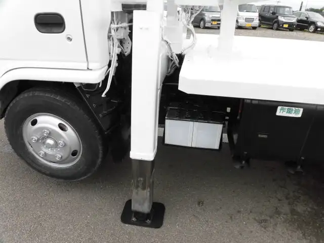 いすゞ エルフ 小型 高所・建柱車 高所作業車 PB-NKR81Nの中古トラック画像9