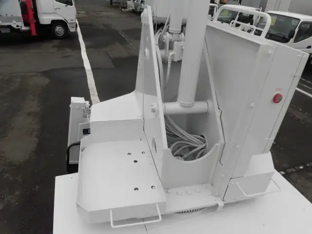 いすゞ エルフ 小型 高所・建柱車 高所作業車 PB-NKR81Nの中古トラック画像11