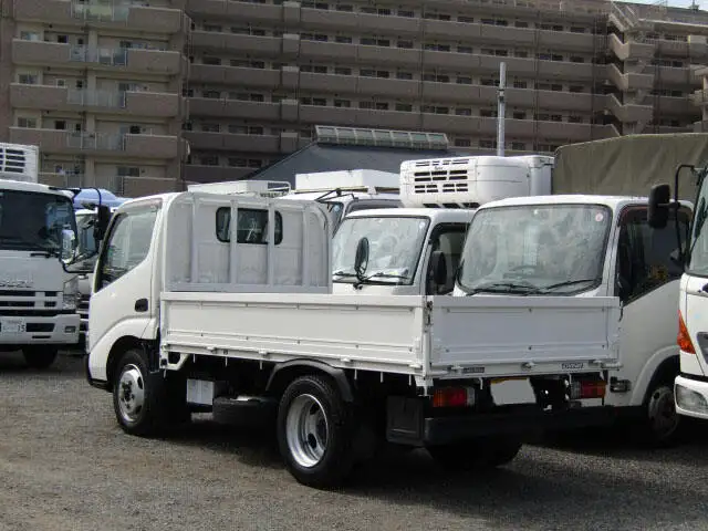 トヨタ ダイナ 小型 平ボディ BDG-XZU304 H20の中古トラック画像2