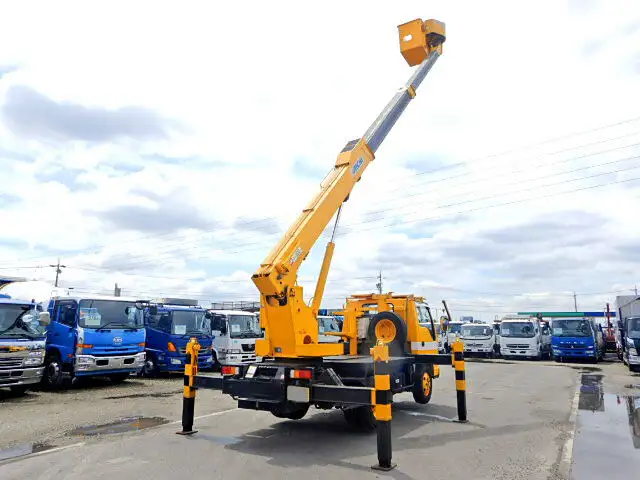 いすゞ エルフ 小型 高所・建柱車 高所作業車 PB-NKR81Nの中古トラック画像2