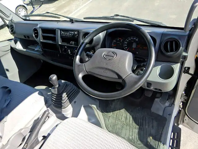 日野 デュトロ 小型 平ボディ TKG-XZC710M H27の中古トラック画像5