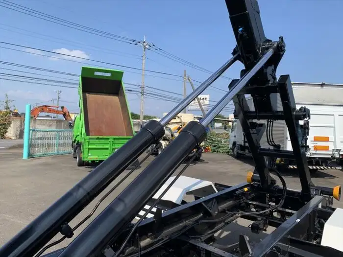 いすゞ フォワード 中型/増トン アームロール ツインホイスト 2RG-FRR90S2の中古トラック画像7