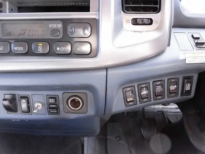 日野 レンジャー 中型/増トン ウイング ベッド BDG-FD8JLWAの中古トラック画像8