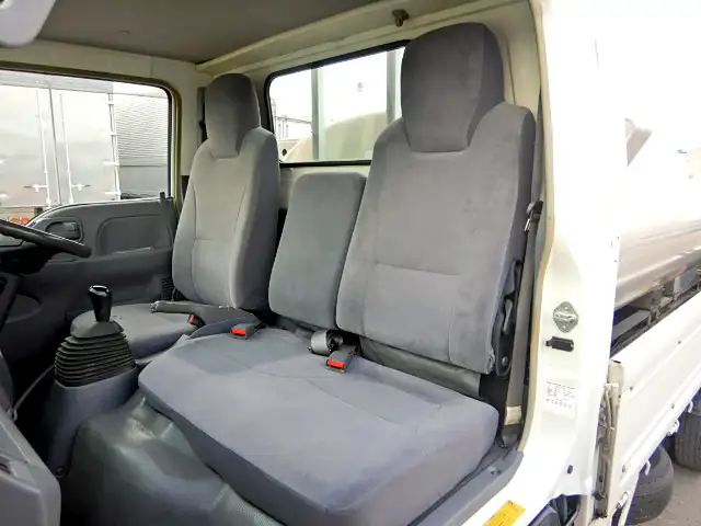 マツダ タイタン 小型 タンク車 ローリー BKG-LJR85Aの中古トラック画像5