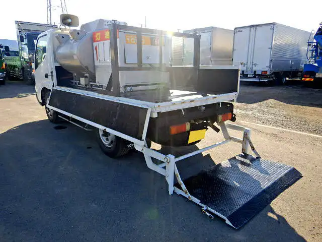 トヨタ トヨエース 小型 タンク車 ローリー KK-BU301の中古トラック画像7