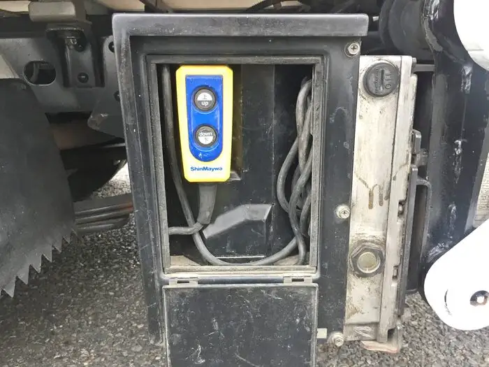 日産 アトラス 小型 平ボディ Wキャブ パワーゲートの中古トラック画像像17
