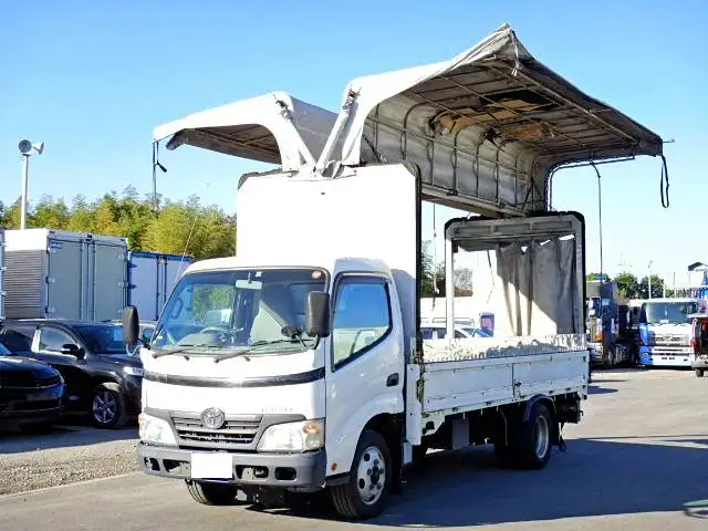 トヨタ トヨエース 小型 ウイング 幌ウイング BDG-XZU548の中古トラック画像1