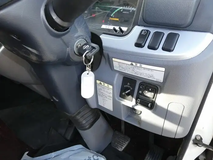 日産 アトラス 小型 平ボディ カスタム TKG-FBA5Wの中古トラック画像11