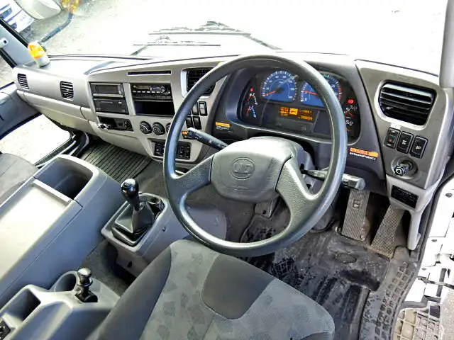 日産UD コンドル 中型/増トン クレーン付 床鉄板 4段の中古トラック画像4