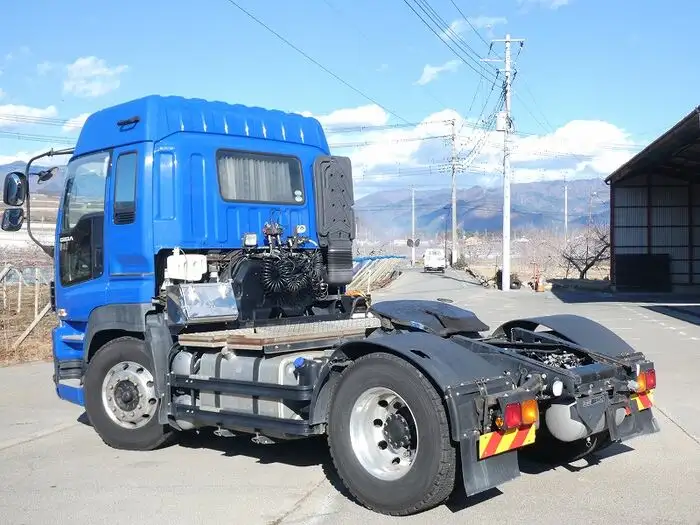 いすゞ ギガ 大型 トラクター ハイルーフ 1デフの中古トラック画像3