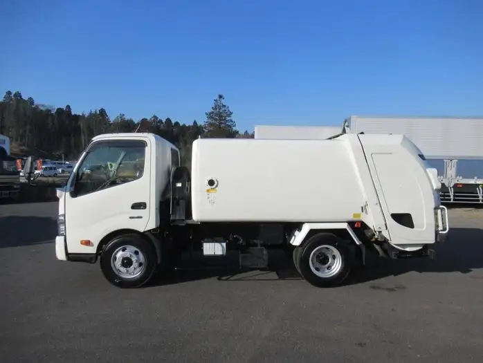 日野 デュトロ 小型 パッカー車 回転ダンプ式 TKG-XZU700Mの中古トラック画像3