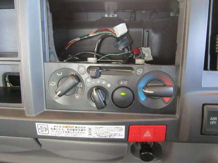 いすゞ エルフ 小型 平ボディ TKG-NHR85A H25の中古トラック画像14