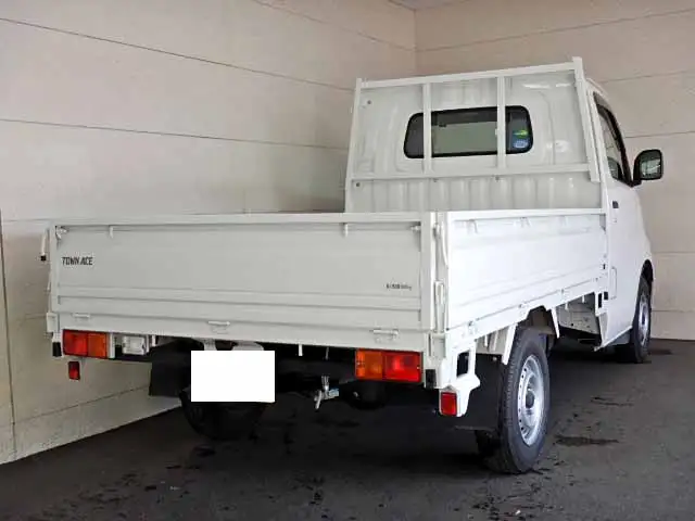 トヨタ トヨエース  平ボディ DBF-S402U H30の中古トラック画像2