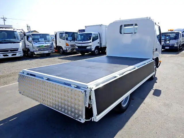 トヨタ ダイナ 小型 平ボディ XZU605 H27の中古トラック画像2