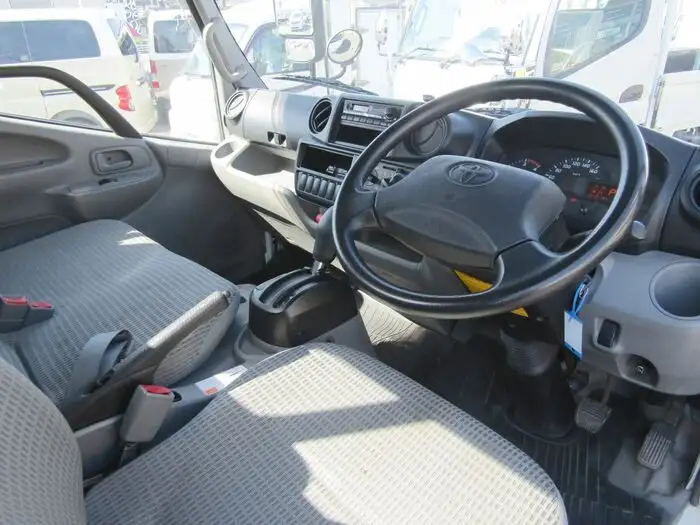 トヨタ ダイナ 小型 平ボディ TKG-XZU655 H27の中古トラック画像11