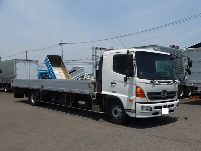 日野 レンジャー 中型/増トン 平ボディ エアサス ベッドの中古トラック画像1
